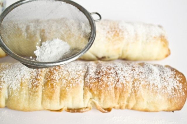 Assar strudels por 30 minutos