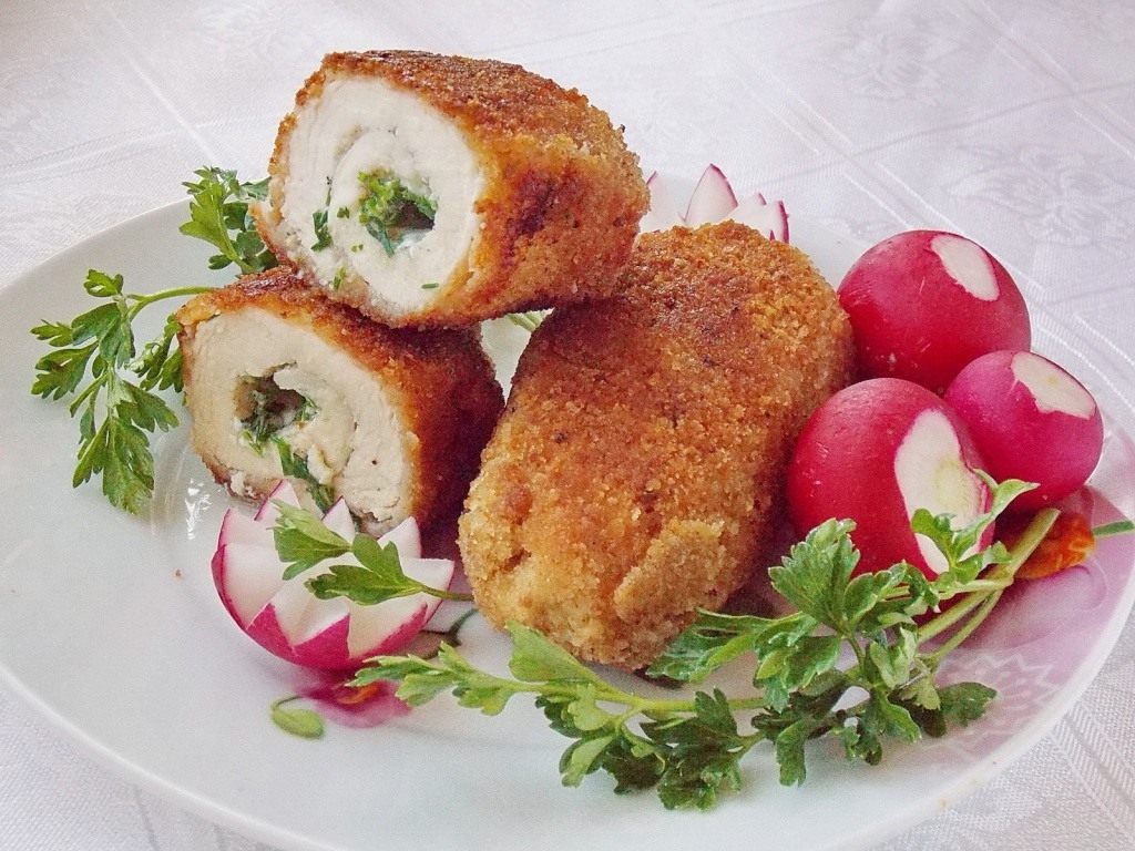 Котлеты по киевски рецепт с пошаговым фото из куриного фарша с маслом на сковороде